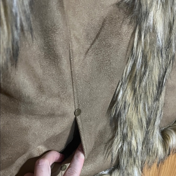 Tasha Polizzi Tan Faux Fur Trim Vest - Picture 5 of 7